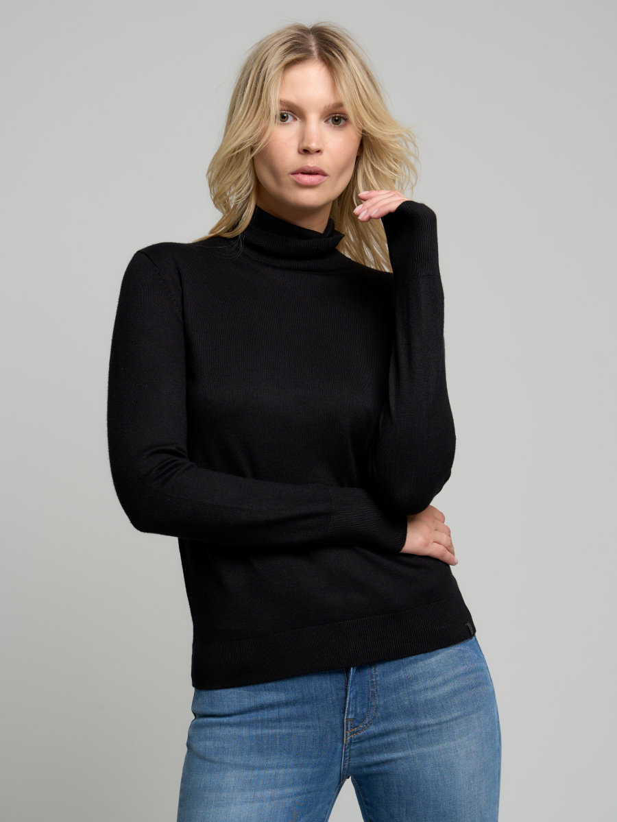 Sweter damski z golfem czarny Arlanka 906 BIG STAR