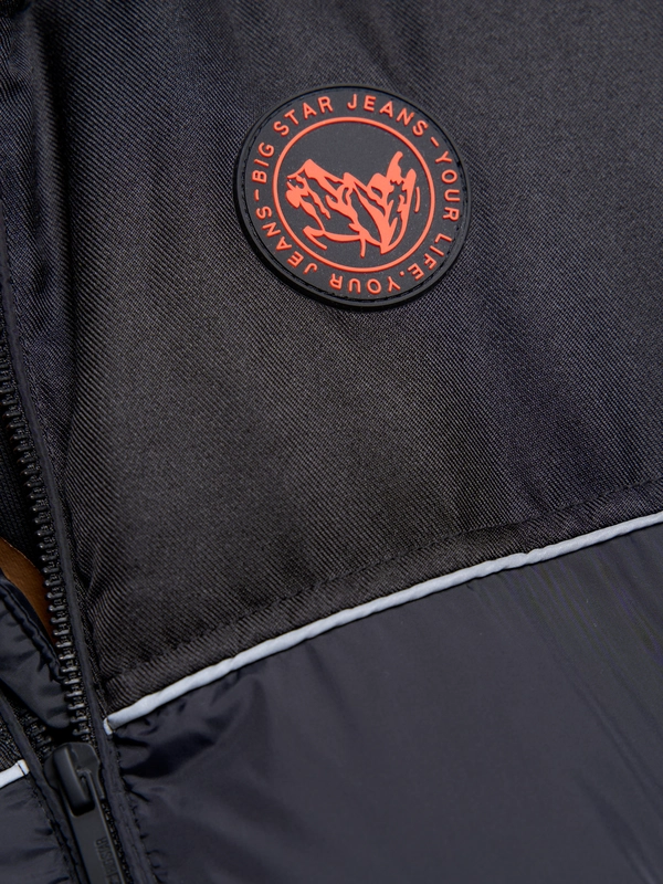 Kamizelka chłopięca z kapturem pikowana czarna Dilan 906