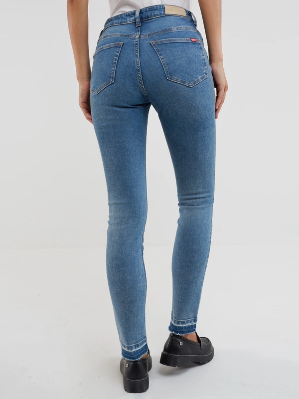 Jeansy damskie skinny z przetarciami niebieskie Adela 483