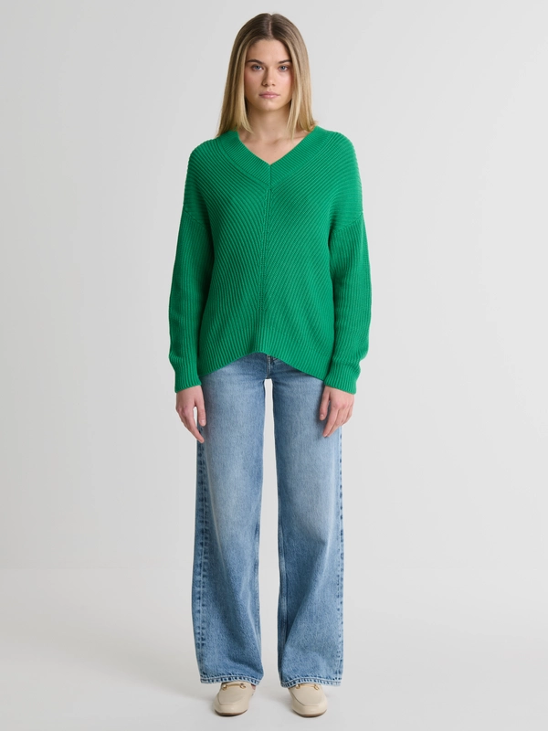 Sweter damski z wiskozy z dekoltem v-neck zielony Cyntiana 301