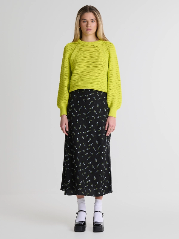 Sweter damski o ażurowym splocie limonkowy Funia 300