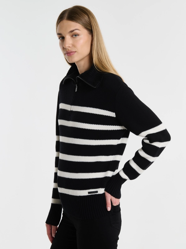Sweter damski w czarno-białe paski rozpinany z dodatkiem kaszmiru Stripalia 906