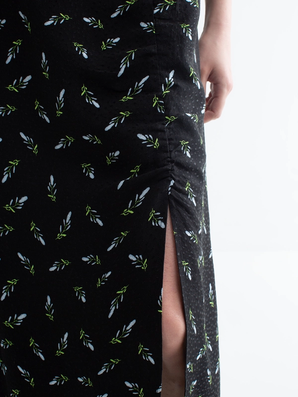 Spódnica damska midi z wiskozy z motywem kwiatowym czarna Danna 906