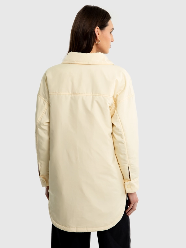 Kurtka damska typu shacket kremowa Misa 102