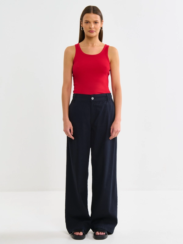 Koszulka damska na ramiączkach prążkowana czerwona Aurela 603