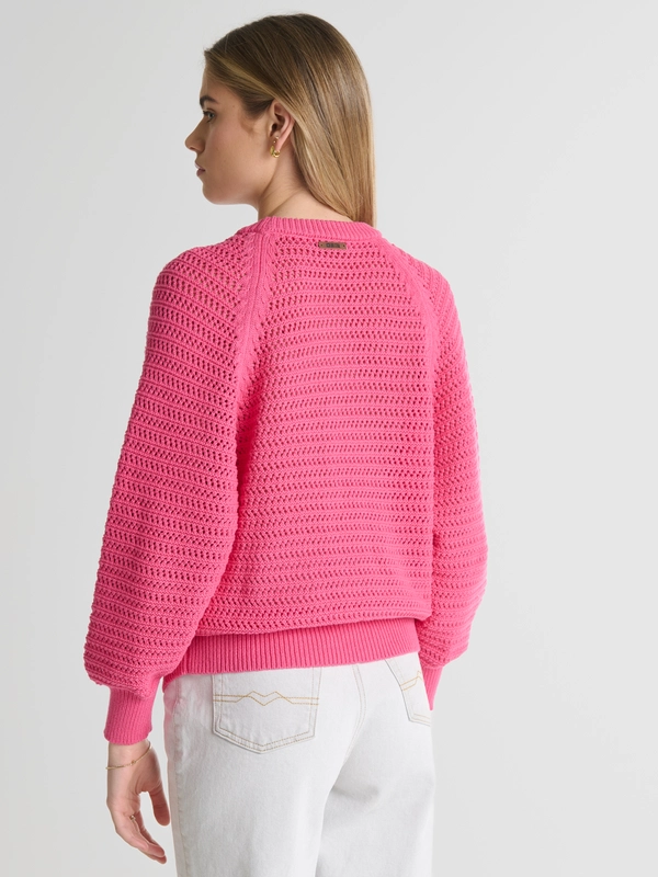 Sweter damski o ażurowym splocie różowy Funia 601