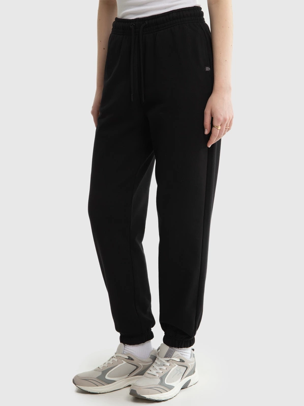 Spodnie damskie dresowe czarne Yeva 906