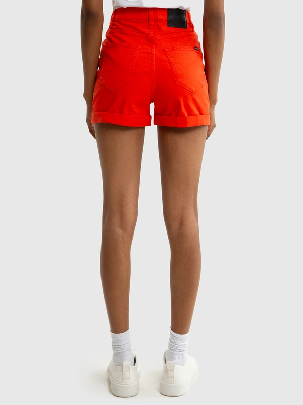 Szorty damskie jeansowe czerwone Caroline 603