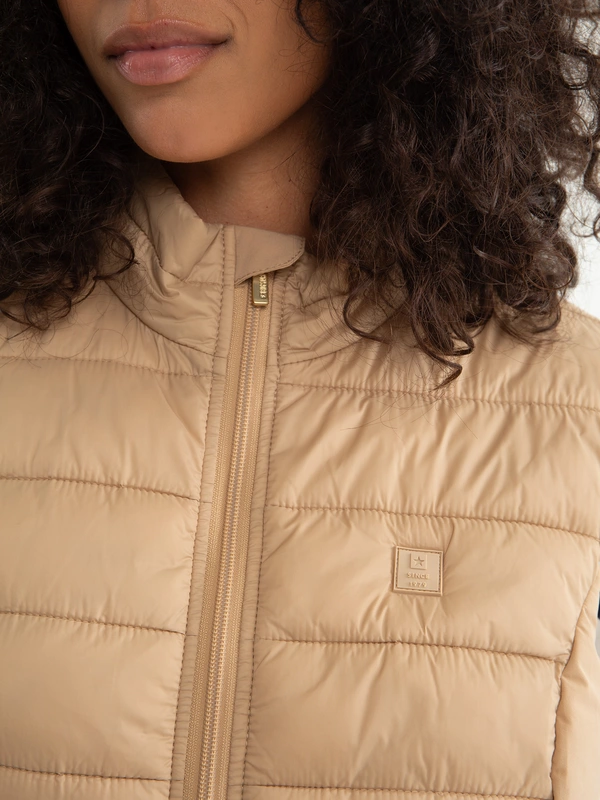 Kamizelka damska pikowana beżowa Trinoe 801