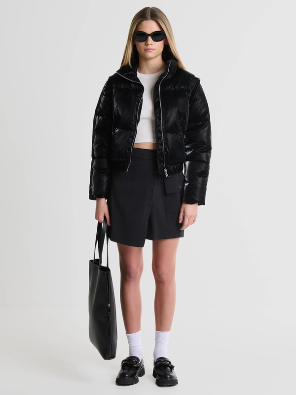 Spódnica damska mini na zakładkę z kieszeniami czarna Brunilda 906