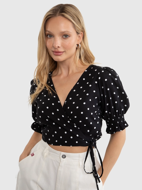 Bluzka damska z wiskozy o krótkim kroju w kropki czarna Tigola 906