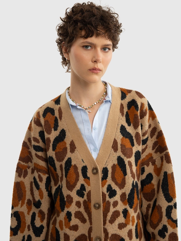 Sweter damski typu kardigan z motywem zwierzęcym brązowy Pantira 000