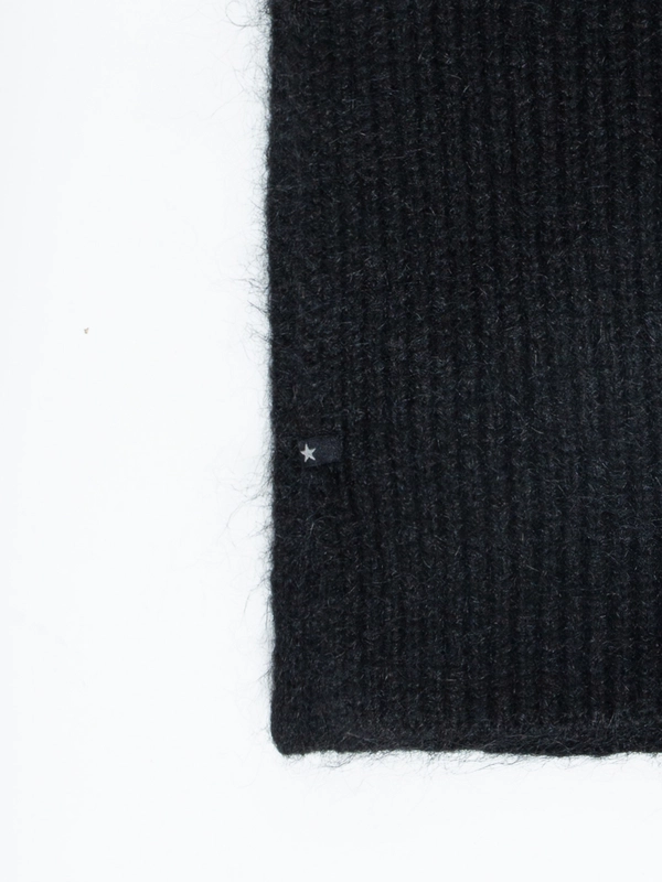 Szalik damski czarny Poleni 906