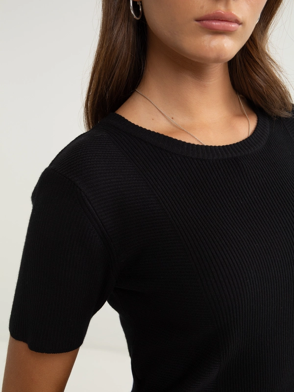 Sukienka dziewczęca sweterkowa czarna Maxinara 906