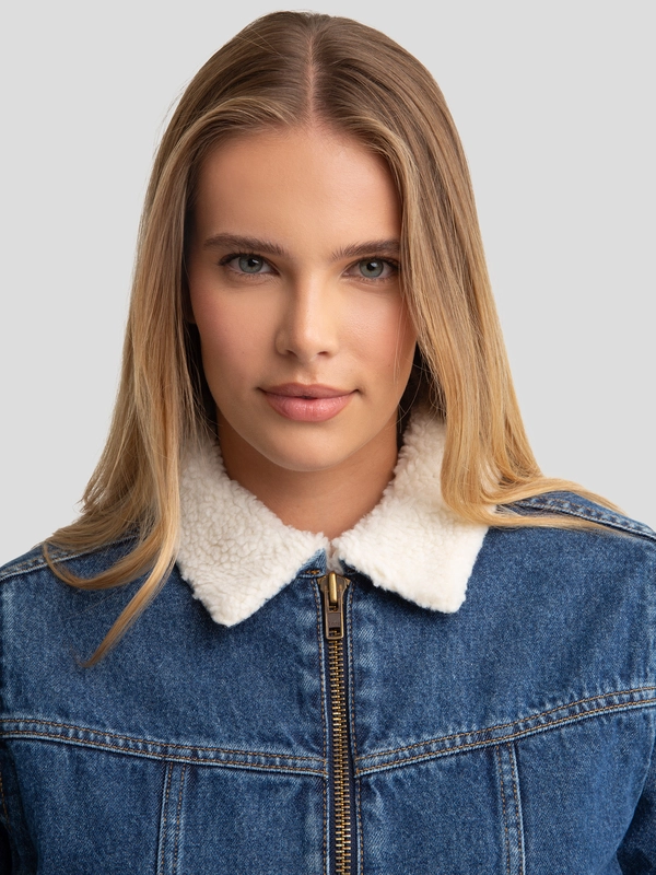 Kurtka damska jeansowa ocieplana zapinana na zamek niebieska Freya 768
