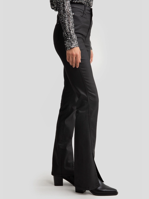 Jeansy damskie bootcut z rozcięciami woskowane czarne Blake 924
