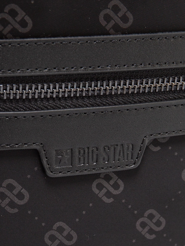 Torebka męska na pasku z monogramem czarna Harumen 906