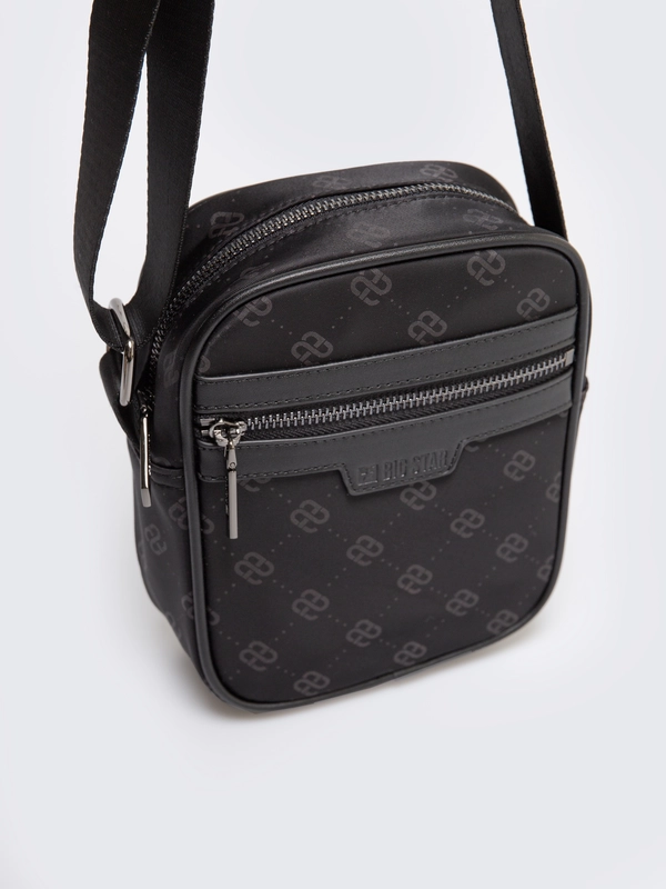 Torebka męska na pasku z monogramem czarna Harumen 906