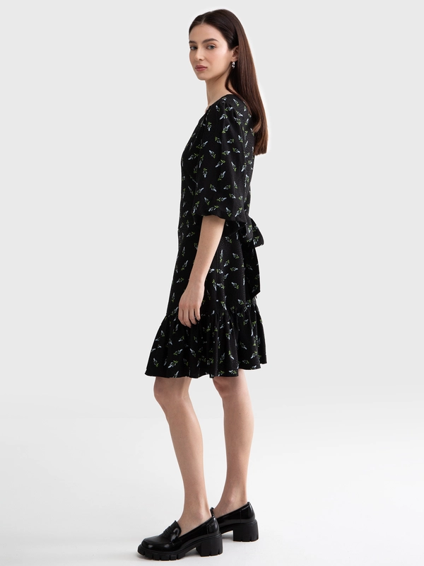 Sukienka damska z wiskozy z motywem kwiatowym czarna Bryana 906