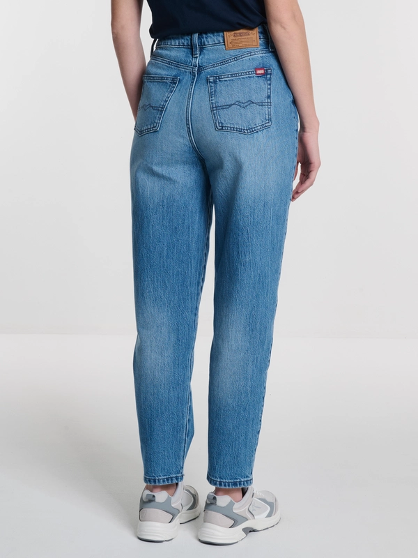 Jeansy damskie mom jeans z kolekcji Authentic niebieskie Silla 363