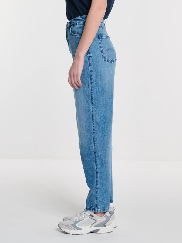 Jeansy damskie mom jeans z kolekcji Authentic niebieskie Silla 363