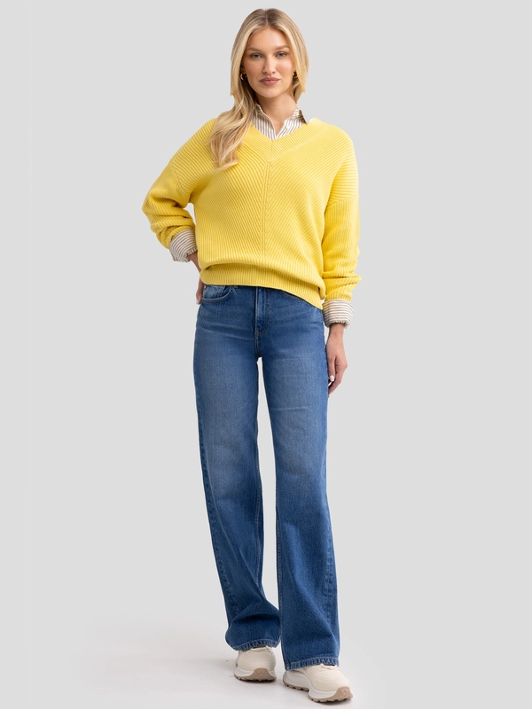 Sweter damski z wiskozy z dekoltem v-neck żółty Cyntiana 200