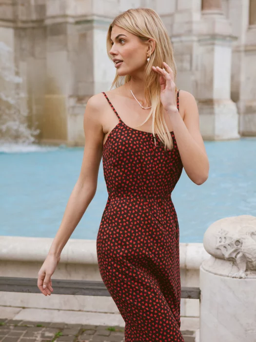 Sukienka damska midi z wiskozy na ramiączkach w serduszka czarna Frema 906