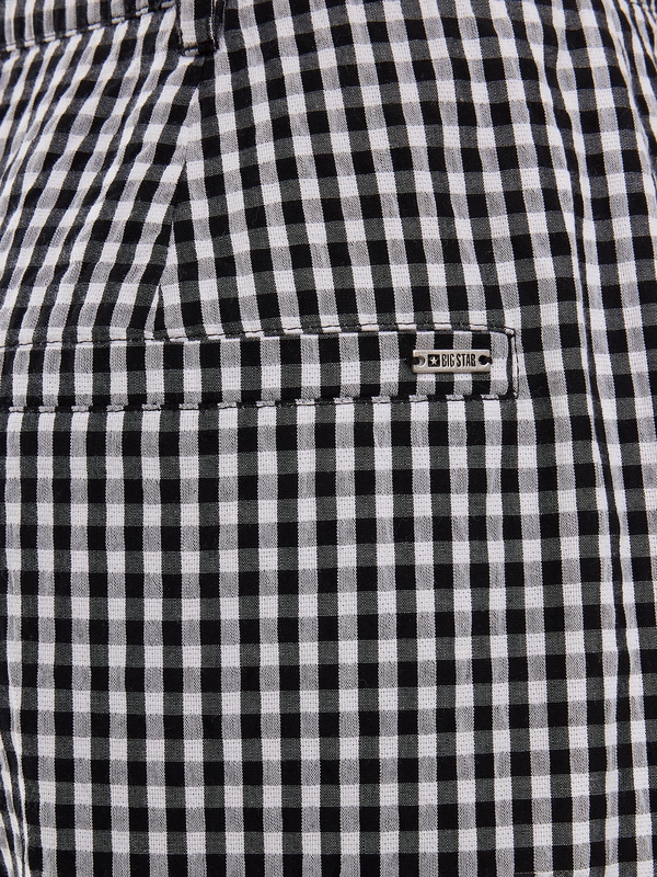 Szorty damskie z wysokim stanem w drobną kratę biało-czarne Pollini 906