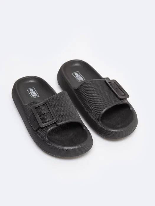 Klapki damskie z ozdobną klamrą czarne RR274A571 906