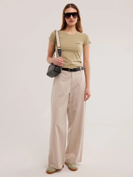 Koszulka damska slim z niewielkim logo zielona Irsera 300