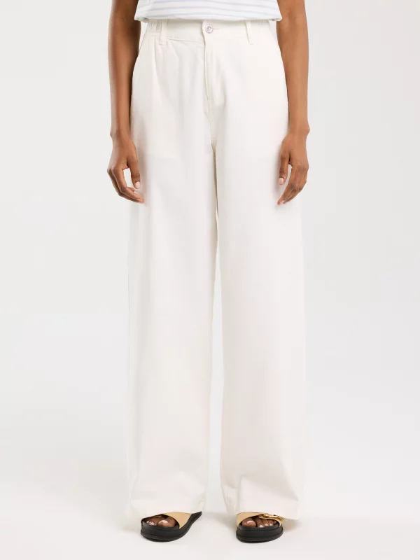 Spodnie damskie z szeroką nogawką z dodatkiem lnu białe Malu 101