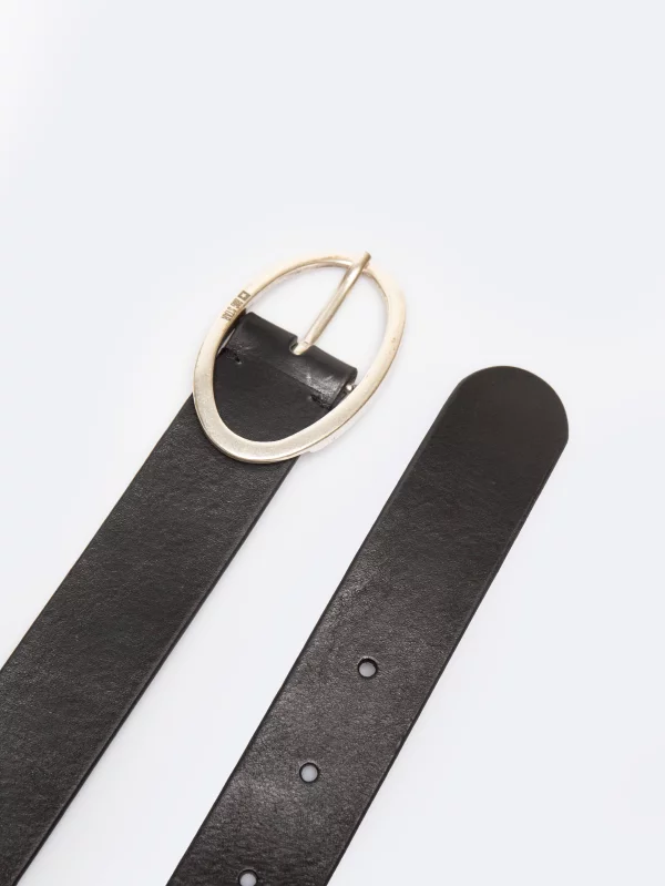 Pasek damski skórzany z owalną klamrą czarny 2411 906