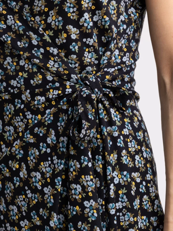 Sukienka damska mini kopertowa z motywem kwiatowym czarna Rihatana 906