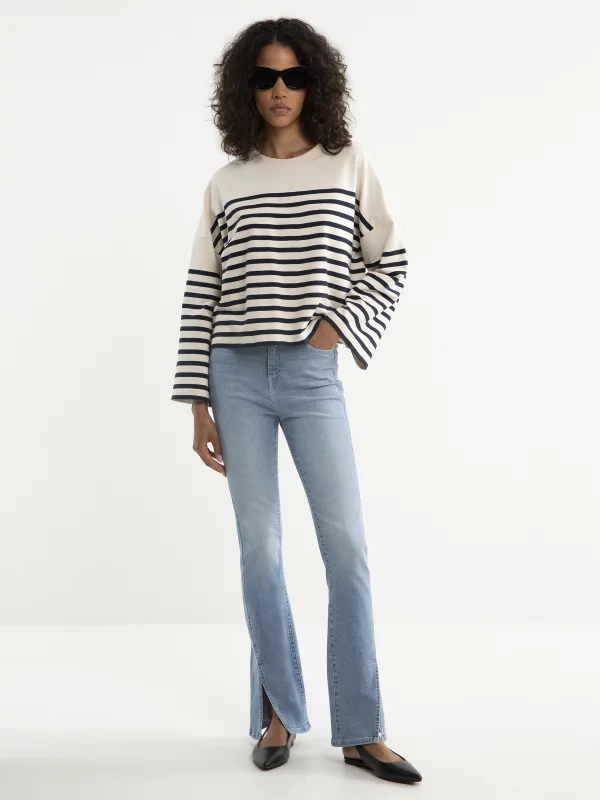 Jeansy damskie bootcut z rozcięciami jasnoniebieskie Blake 219