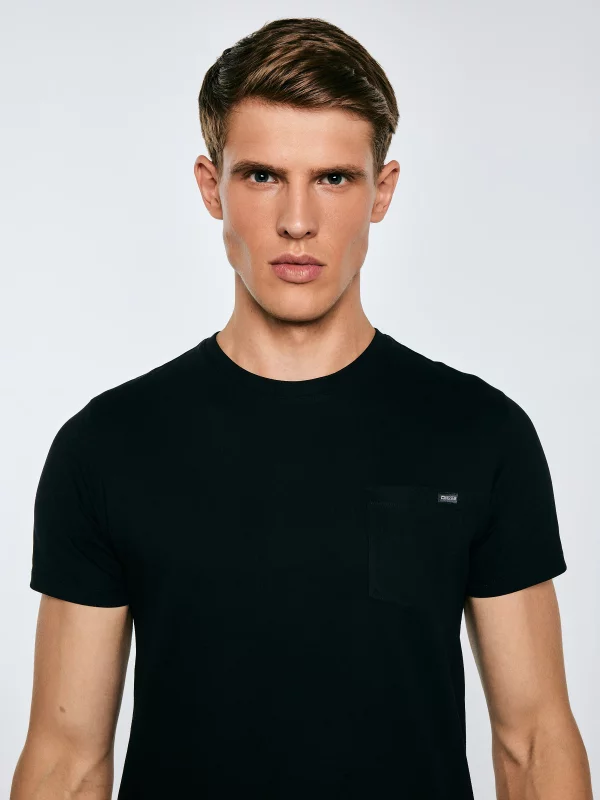 Koszulka męska z kieszonką czarna Carbon 906