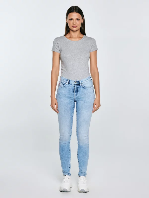 Jeansy damskie skinny marmurkowe jasnoniebieskie Adela 138