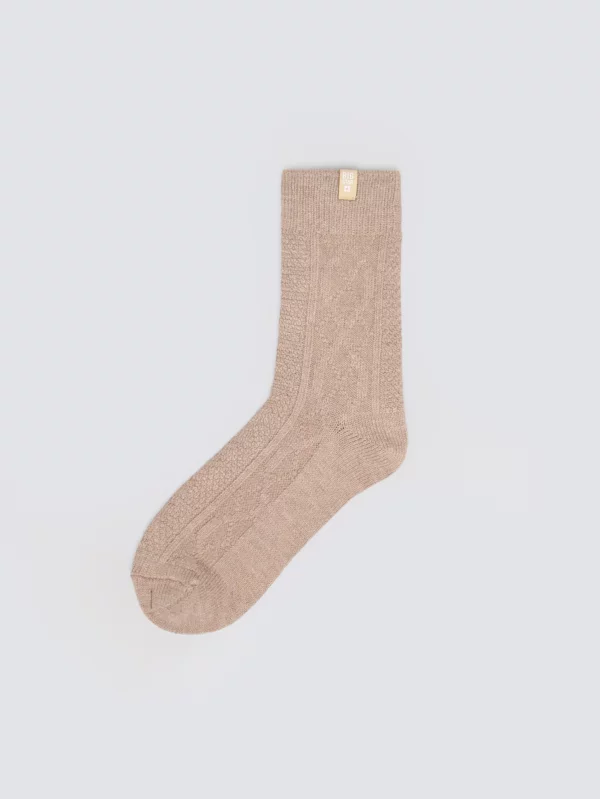 Skarpety damskie z wiskozy z warkoczowym splotem brązowe Eline 802