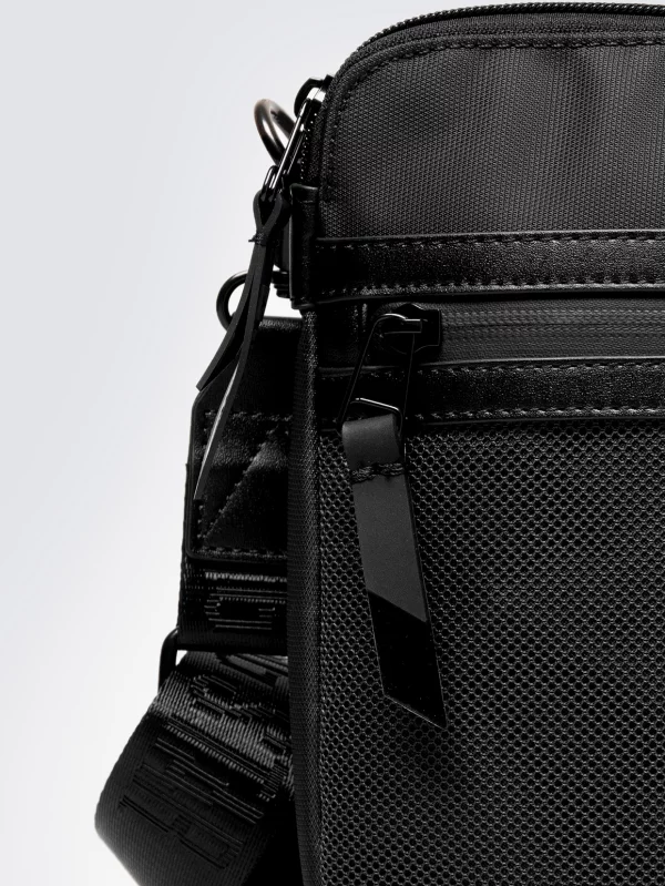 Torba męska typu crossbody czarna Wotino 906