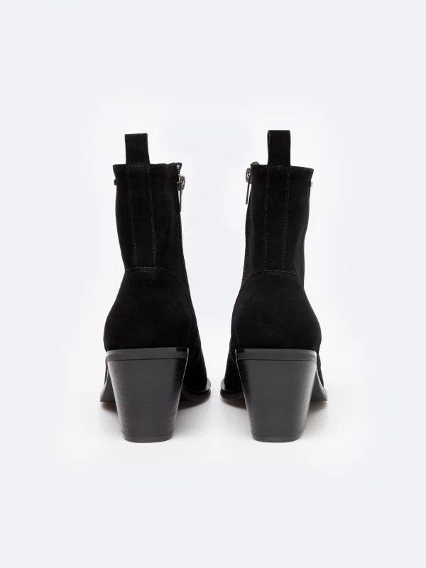 Botki damskie kowbojki ze skóry naturalnej zamszowej czarne SS274472 906