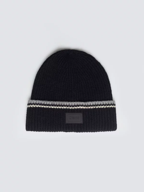 Czapka męska z kolorowym akcentem czarna Wandegor 907