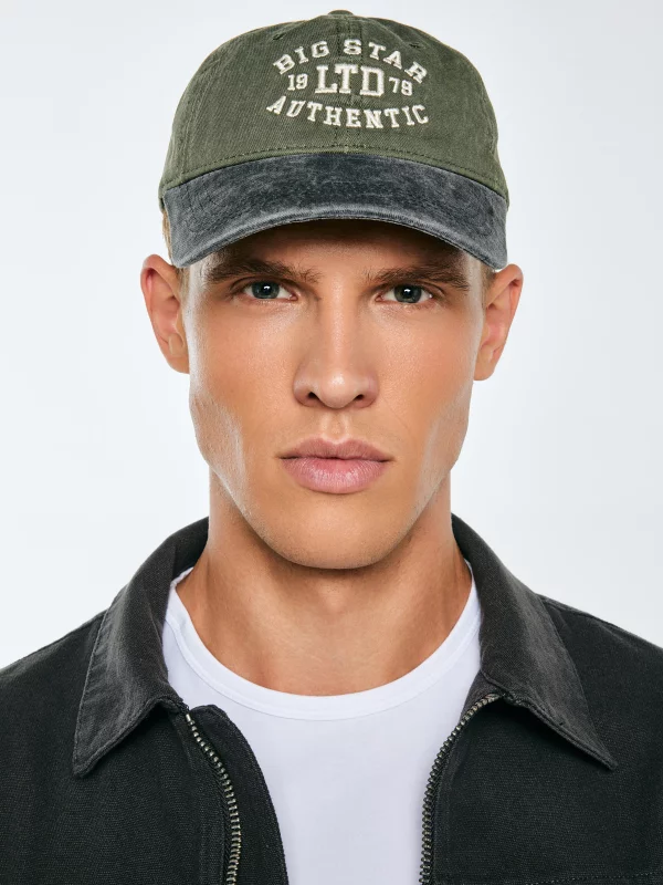 Czapka z daszkiem z haftem khaki Noel 303