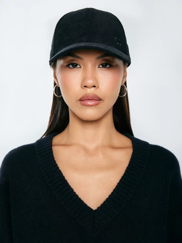 Czapka z daszkiem sztruksowa czarna Cordi 906