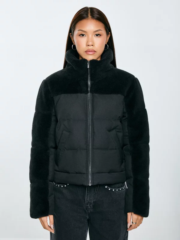 Kurtka damska pudełkowa z futerkiem czarna Salbatora 906