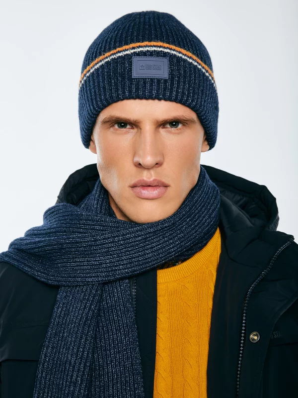 Czapka męska z kolorowym akcentem granatowa Wandegor 404