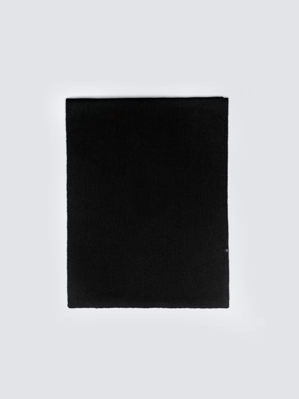 Szal dzianinowy czarny Estanilan 906/ Mesianil 906