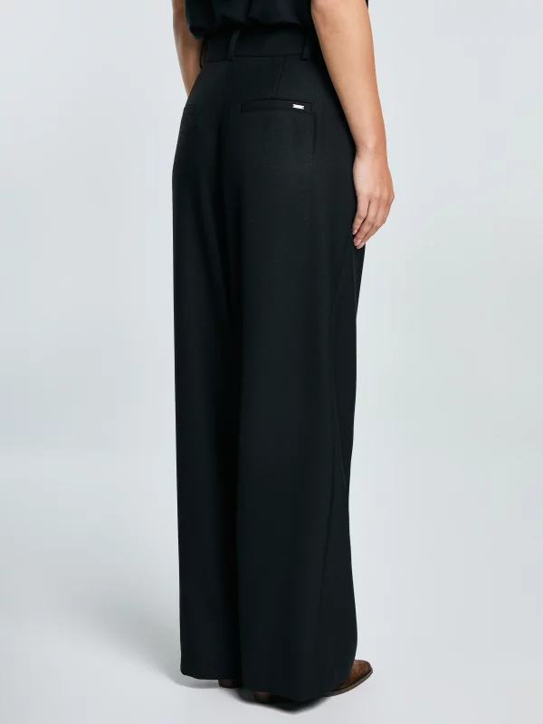Spodnie damskie z szeroką nogawką z dodatkiem wiskozy czarne Emisi 906