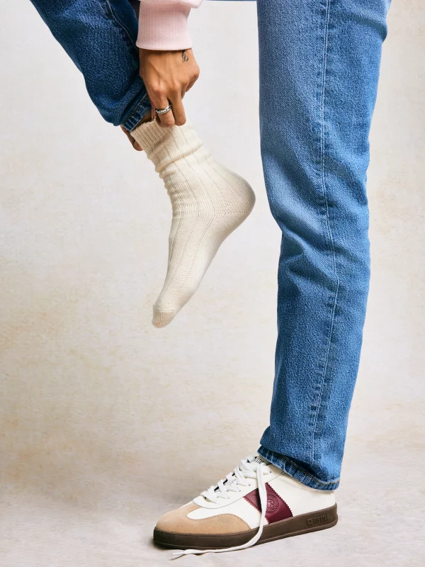 Skarpety damskie w prążek kremowy Doti 102