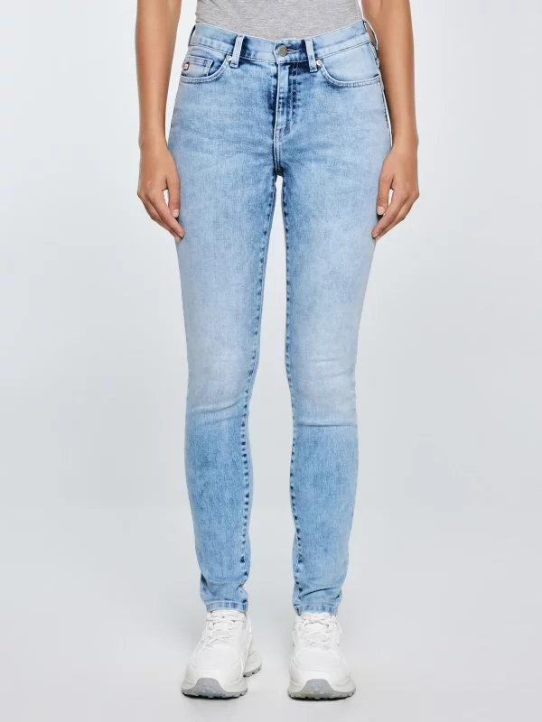 Jeansy damskie skinny marmurkowe jasnoniebieskie Adela 138