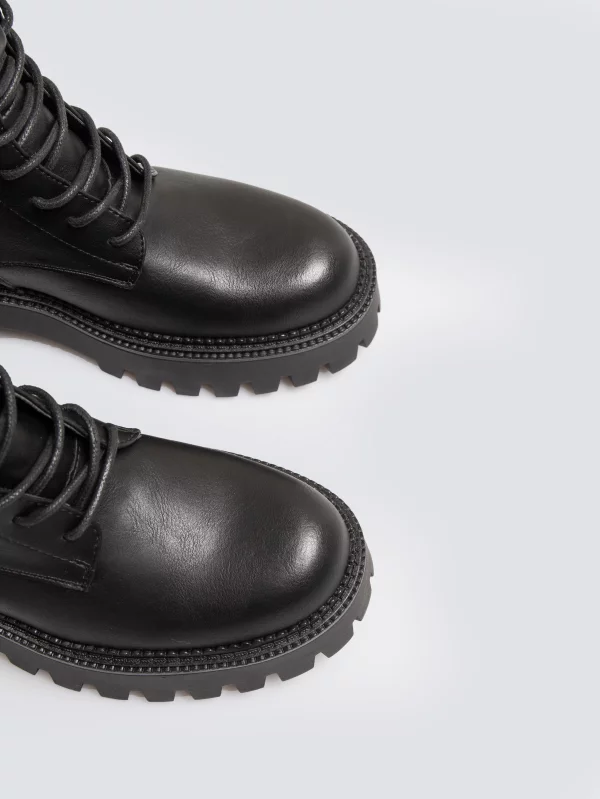 Trapery damskie ze skóry ekologicznej czarne OO274137 906