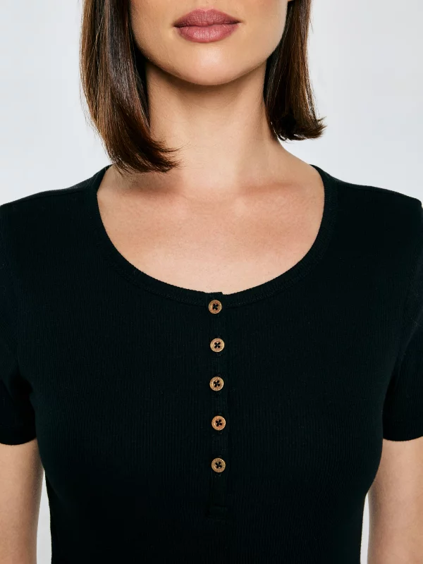 Koszulka damska w prążek z ozdobnymi guzikami czarna Werta 906